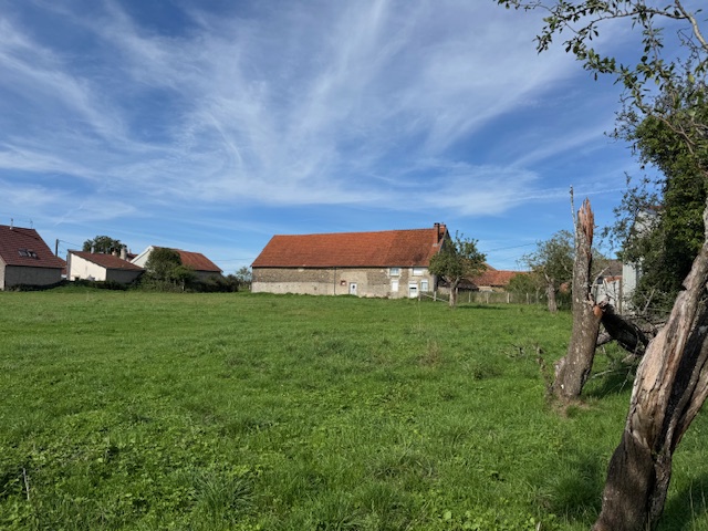 a vendre longère 21320 5000 m2 terrain